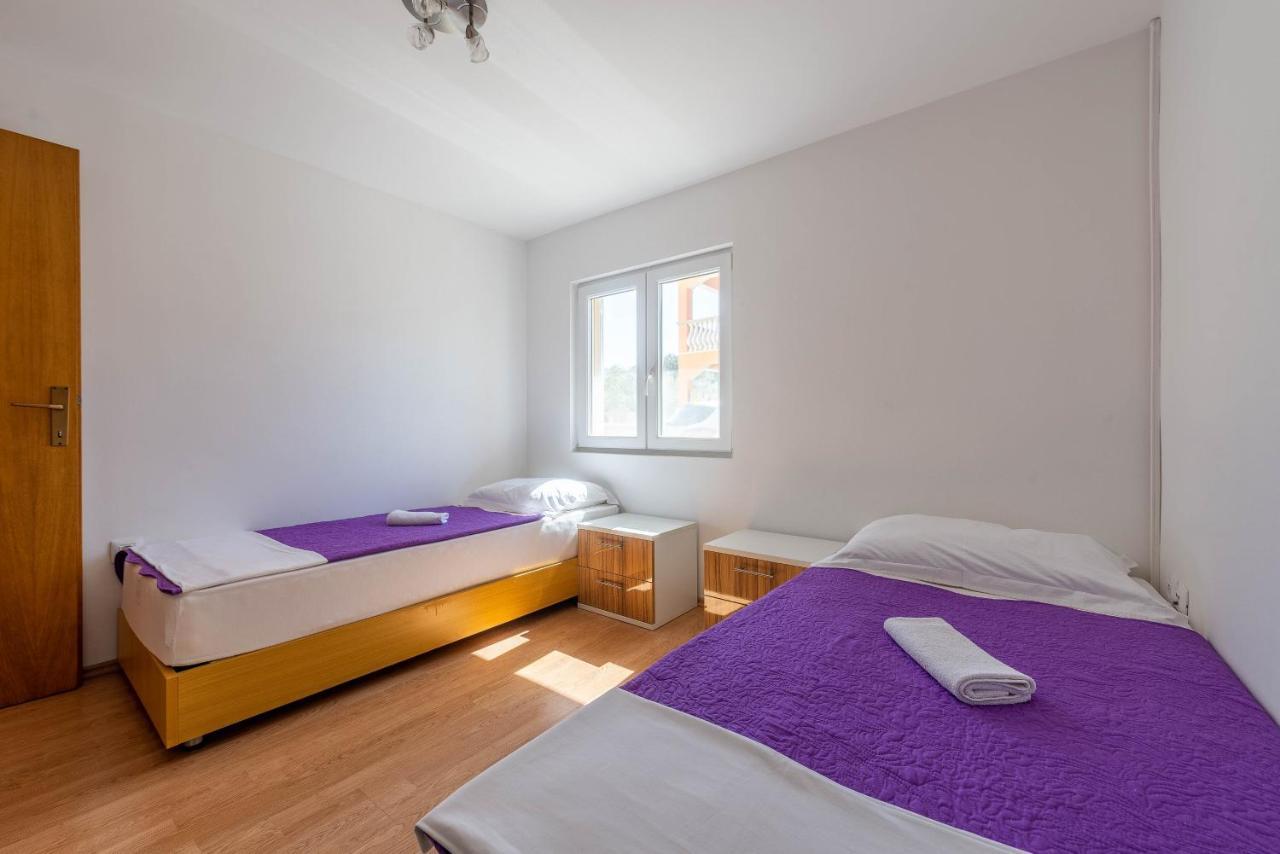 Niko Apartment Vir Exterior photo